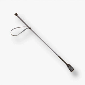 Cravache tressée grise 69 cm pour cavalier débutant, équipement équitation disponible en livraison au Maroc.